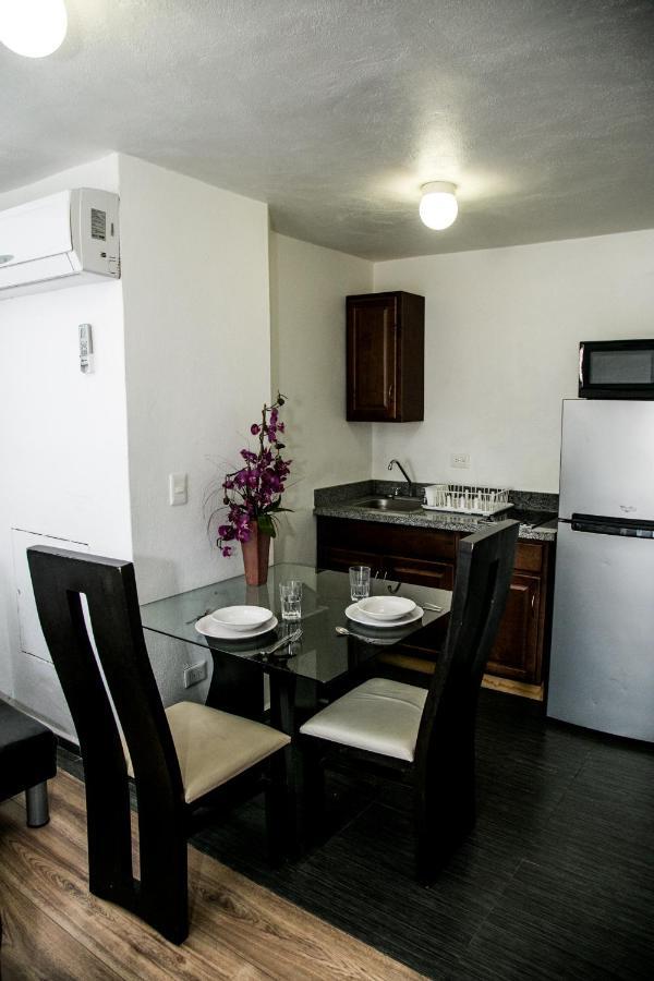 Booking Dioh Monterrey Eksteriør bilde