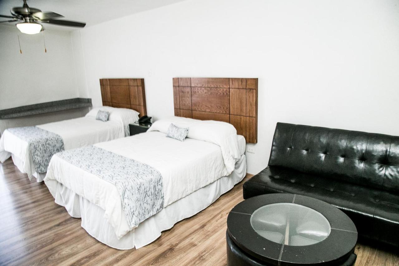 Booking Dioh Monterrey Eksteriør bilde