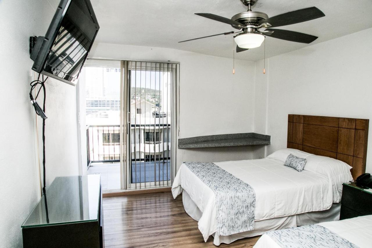 Booking Dioh Monterrey Eksteriør bilde