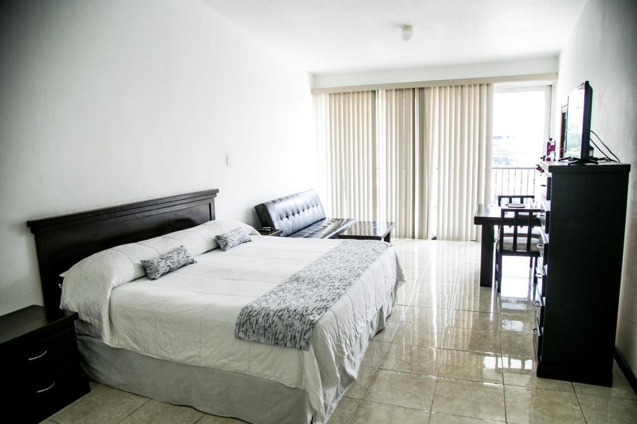 Booking Dioh Monterrey Eksteriør bilde