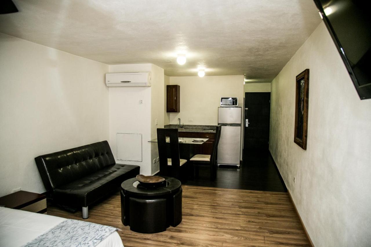 Booking Dioh Monterrey Eksteriør bilde