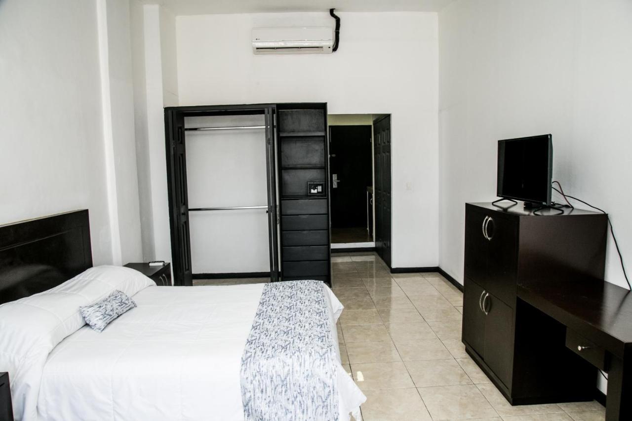 Booking Dioh Hotell Monterrey Eksteriør bilde