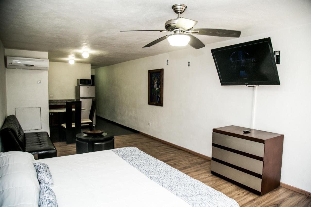 Booking Dioh Monterrey Eksteriør bilde