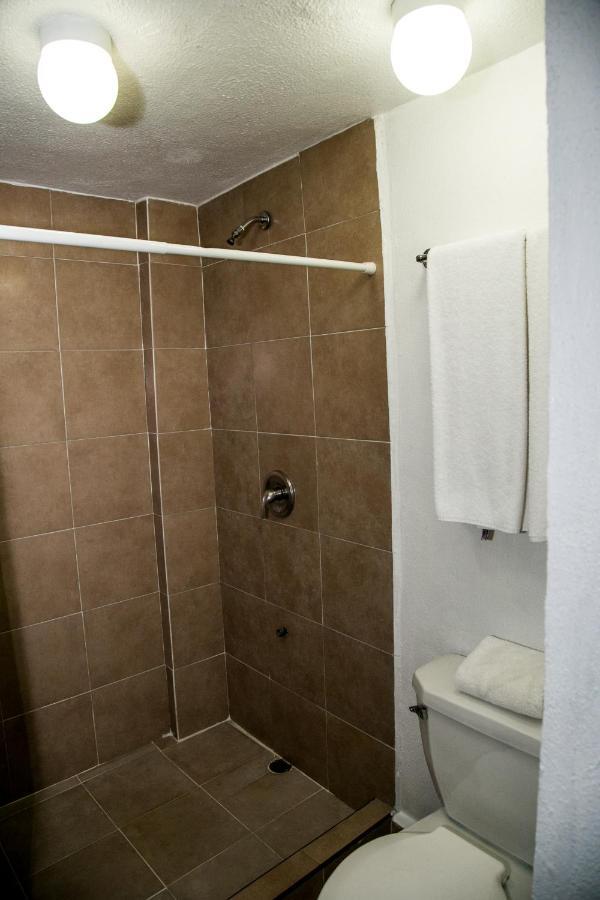 Booking Dioh Monterrey Eksteriør bilde